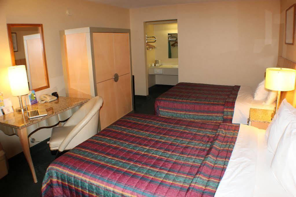 Days Inn By Wyndham Greeneville Eksteriør billede