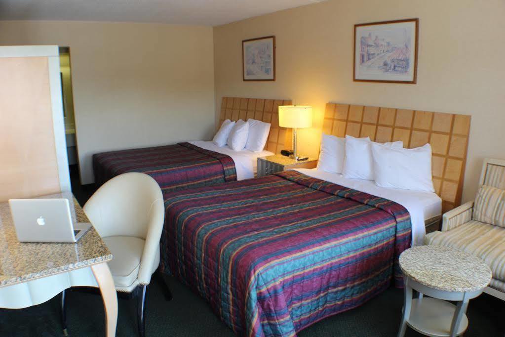 Days Inn By Wyndham Greeneville Eksteriør billede